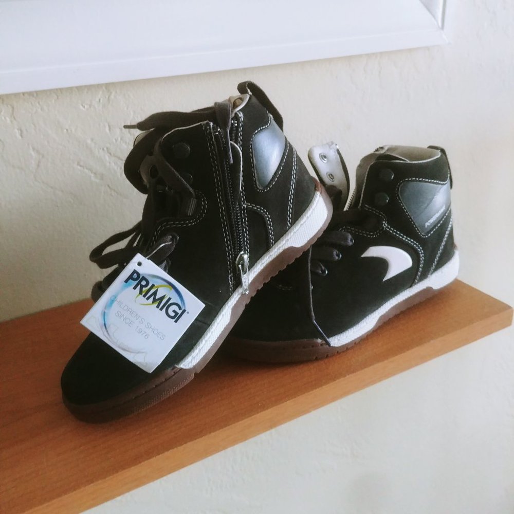 Boys Hi-Top Sneakers Shoes By PRIMIGI black Laces Kids Size US 13 (32) NWT - Picture 2 of 11